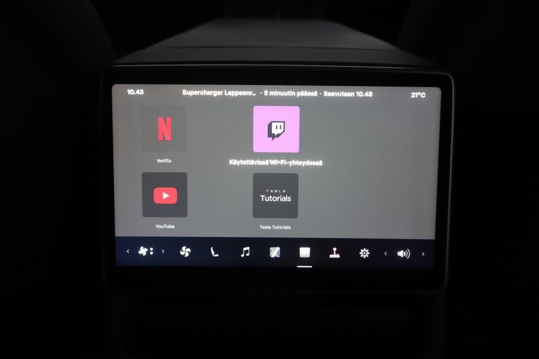 TESLA Model Y 2025