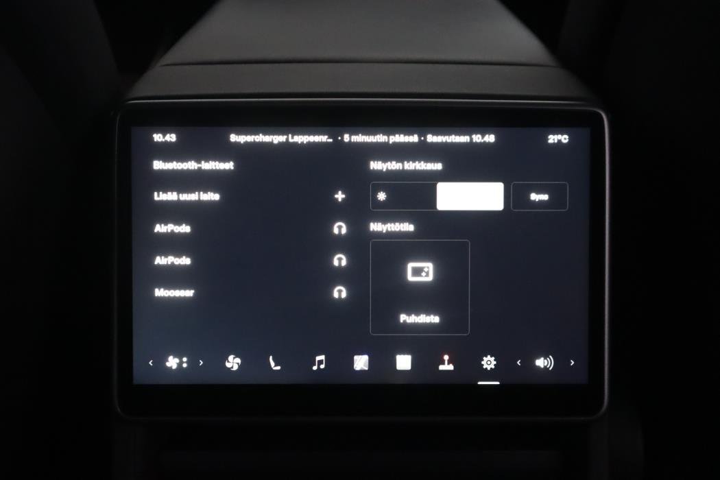 TESLA Model Y 2025