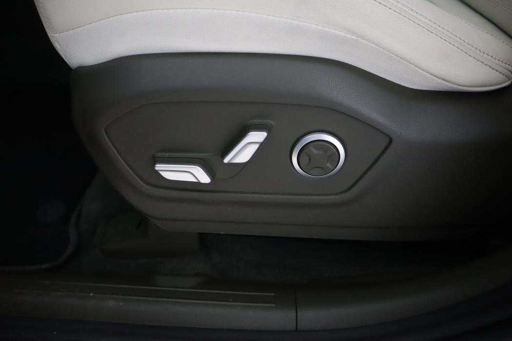HYUNDAI Santa Fe 2025