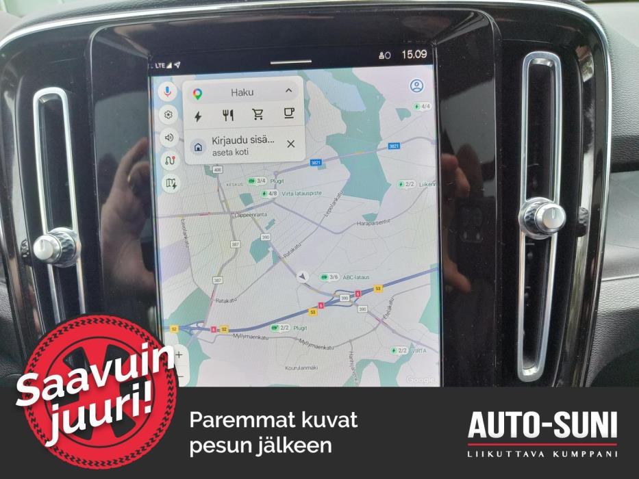 VOLVO XC40 2023