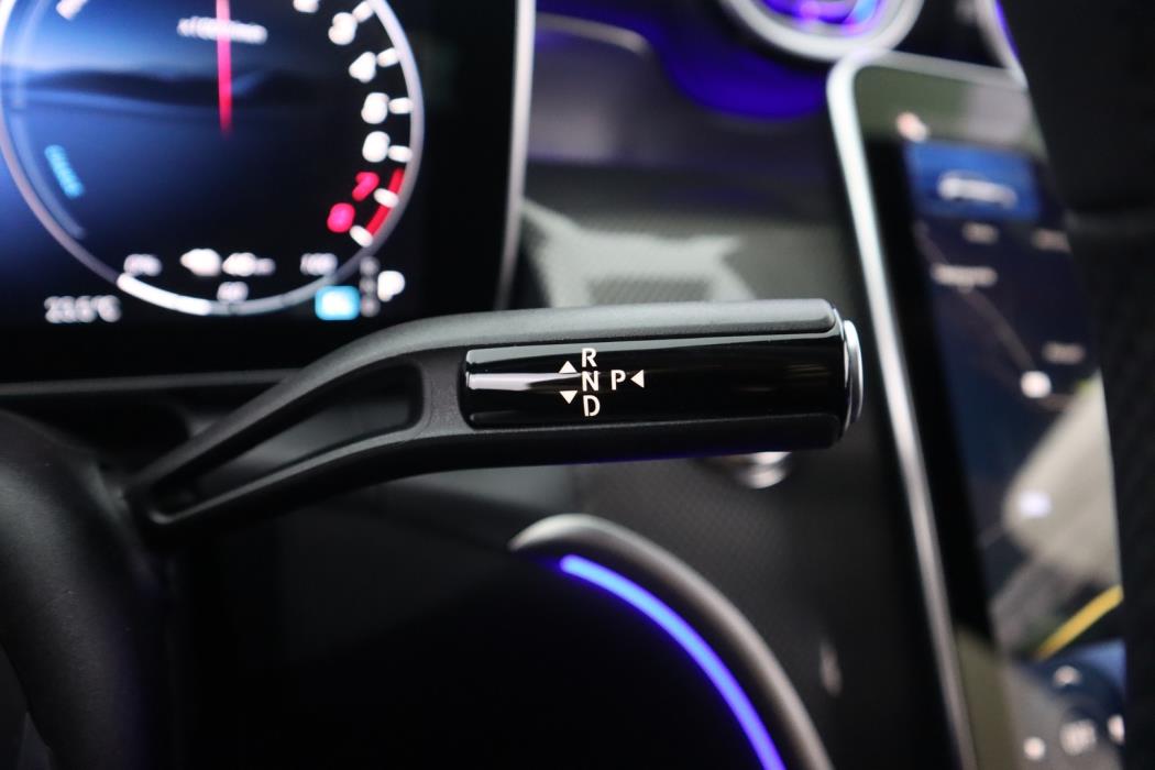 MERCEDES-BENZ GLC 2025