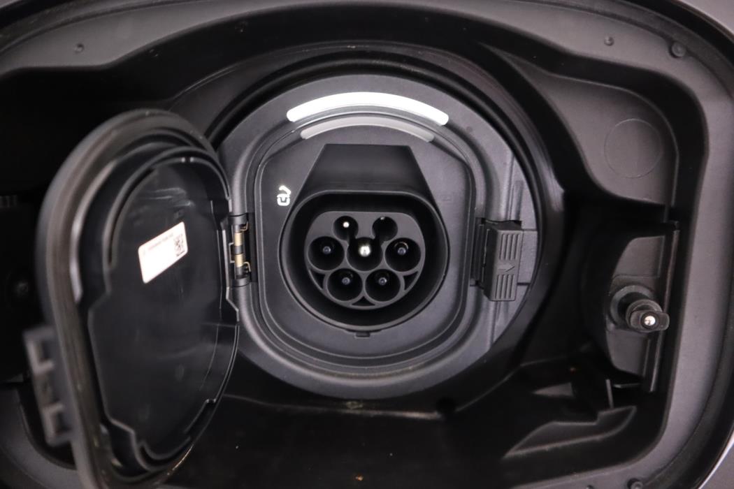 MERCEDES-BENZ GLC 2025