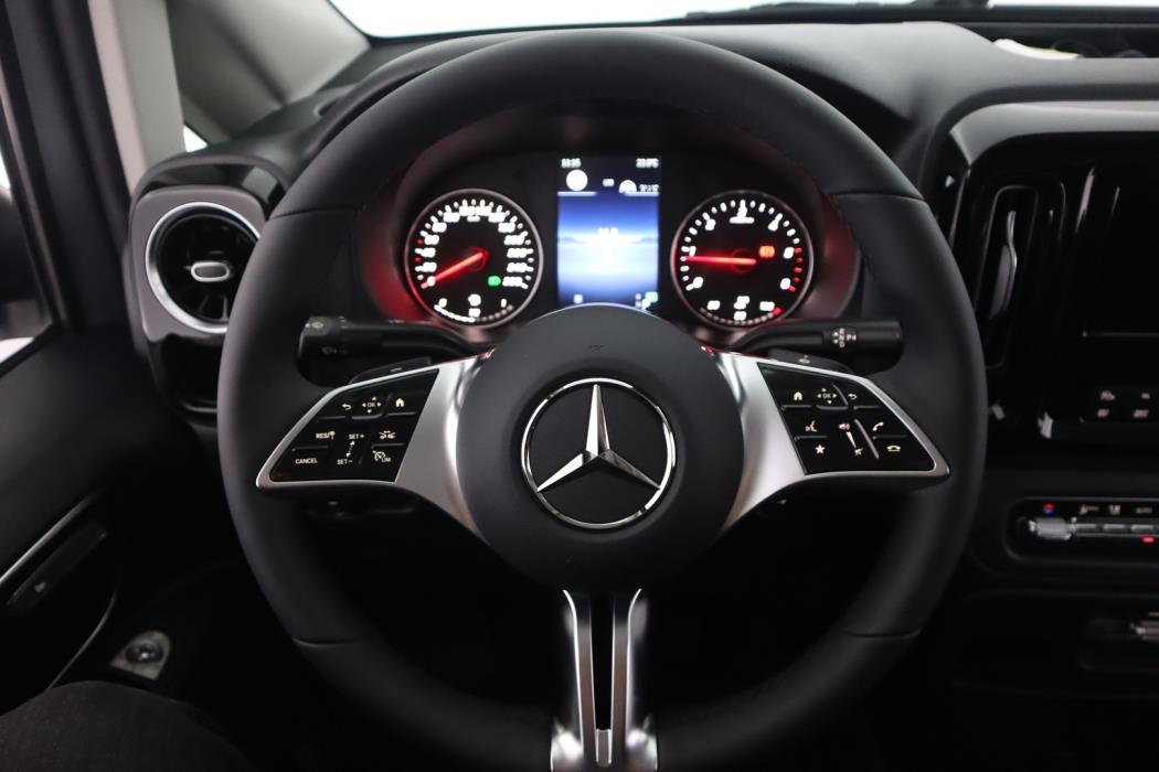 MERCEDES-BENZ Vito 2025