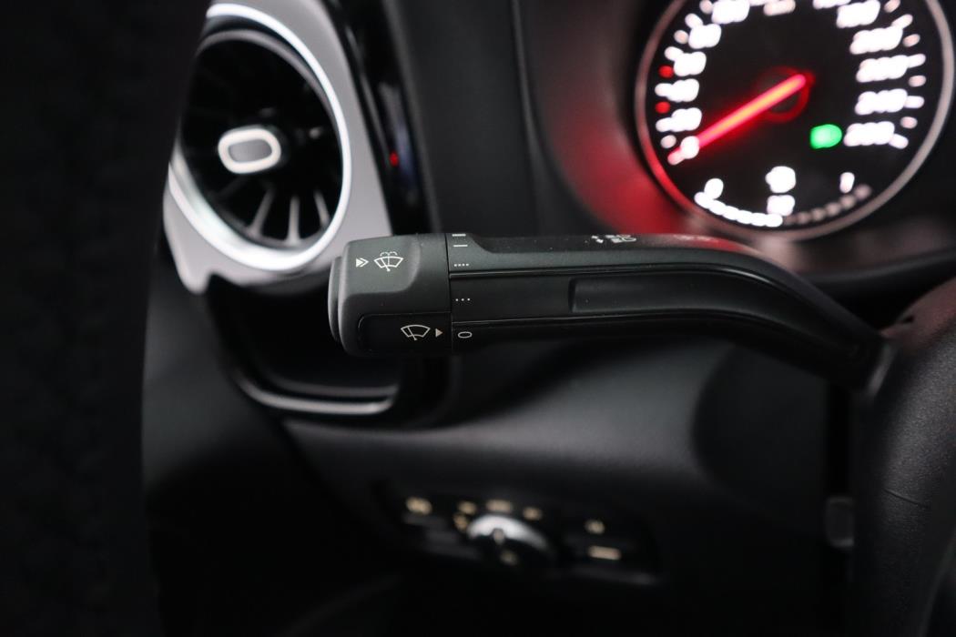 MERCEDES-BENZ Vito 2025