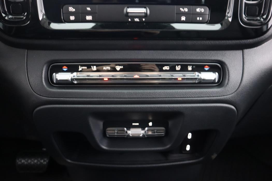 MERCEDES-BENZ Vito 2025