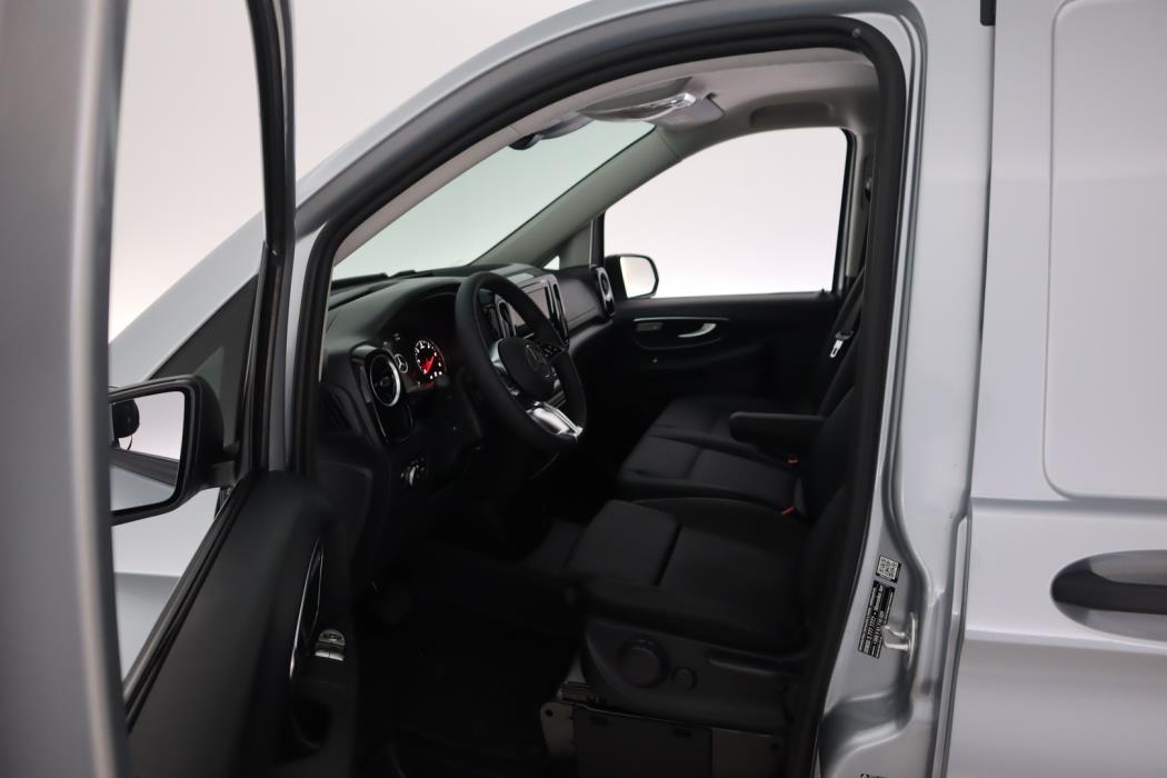 MERCEDES-BENZ Vito 2025