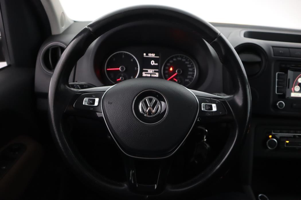 VOLKSWAGEN Amarok 2015