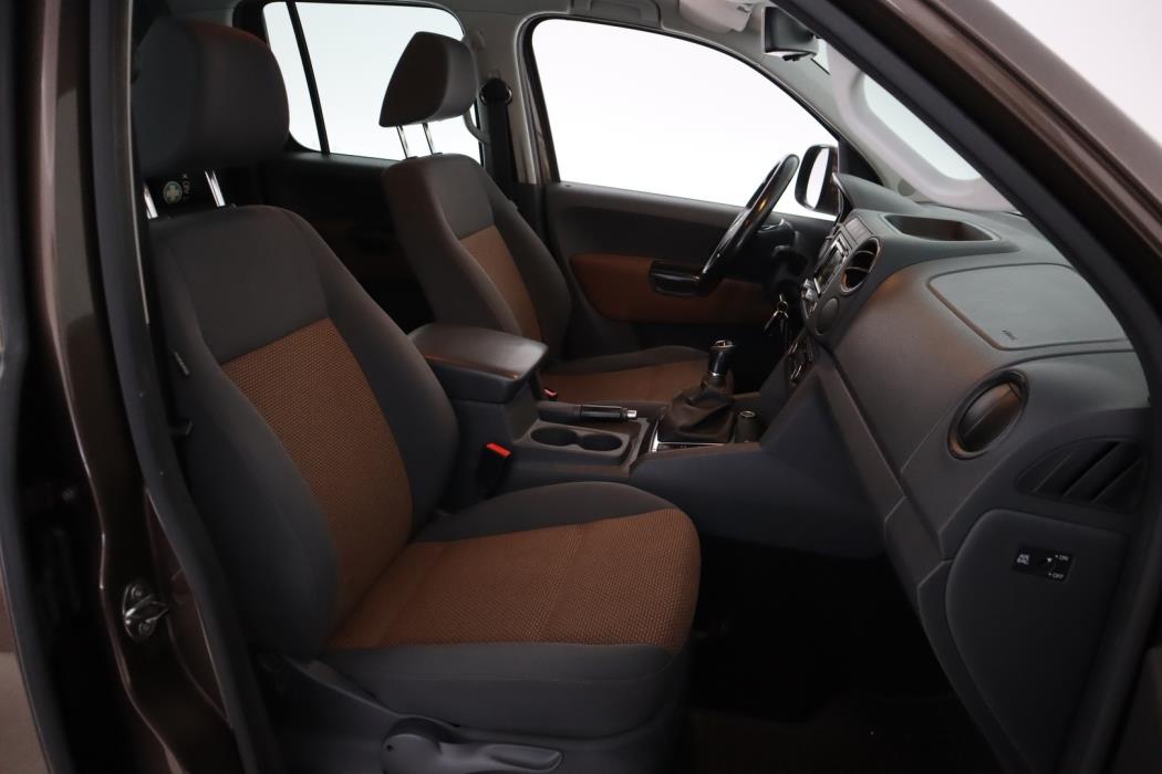 VOLKSWAGEN Amarok 2015