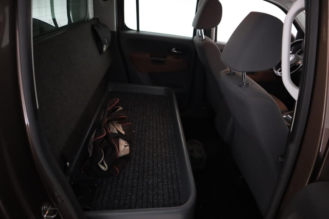 VOLKSWAGEN Amarok 2015