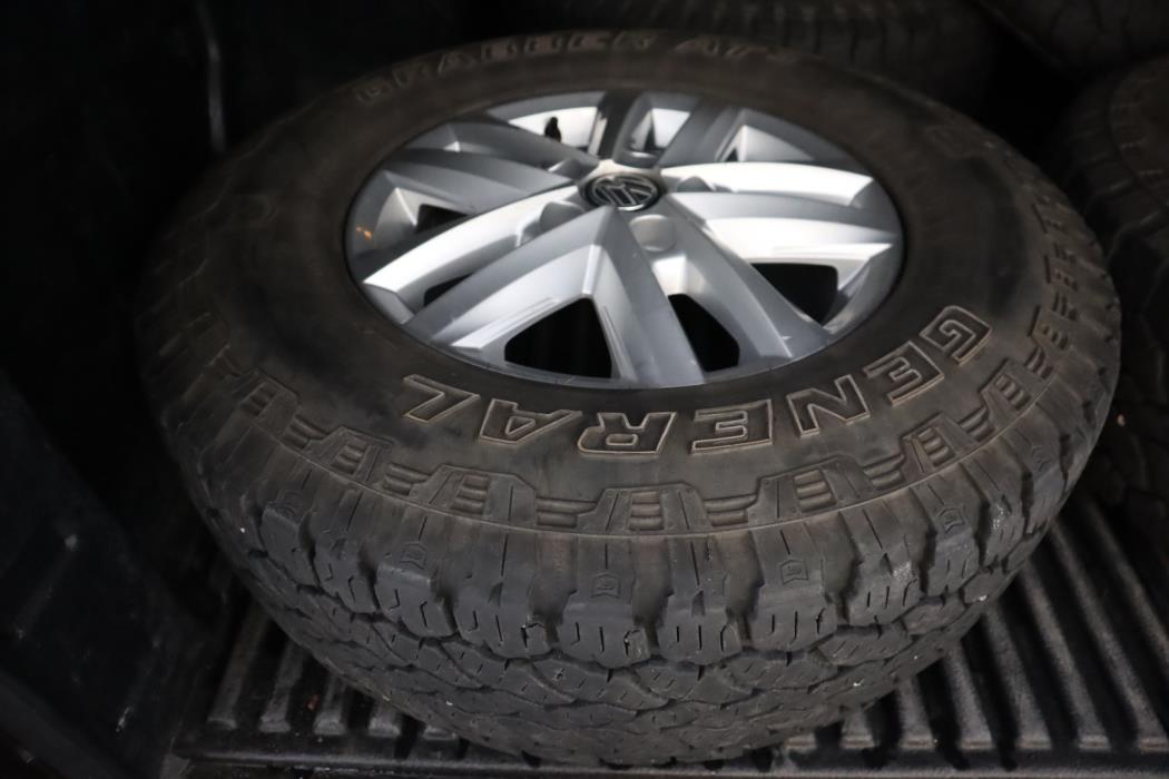 VOLKSWAGEN Amarok 2015