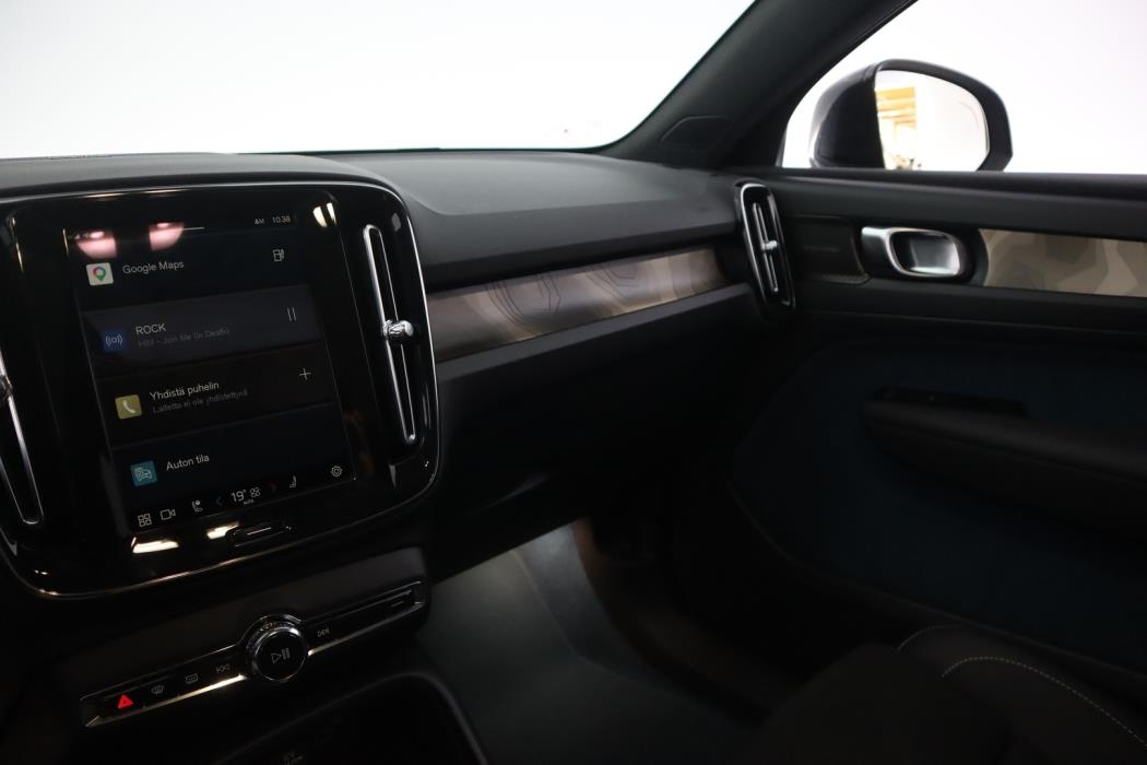 VOLVO C40 2022