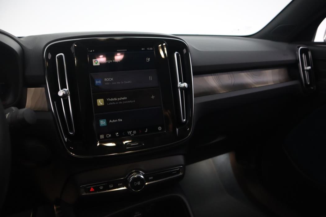 VOLVO C40 2022