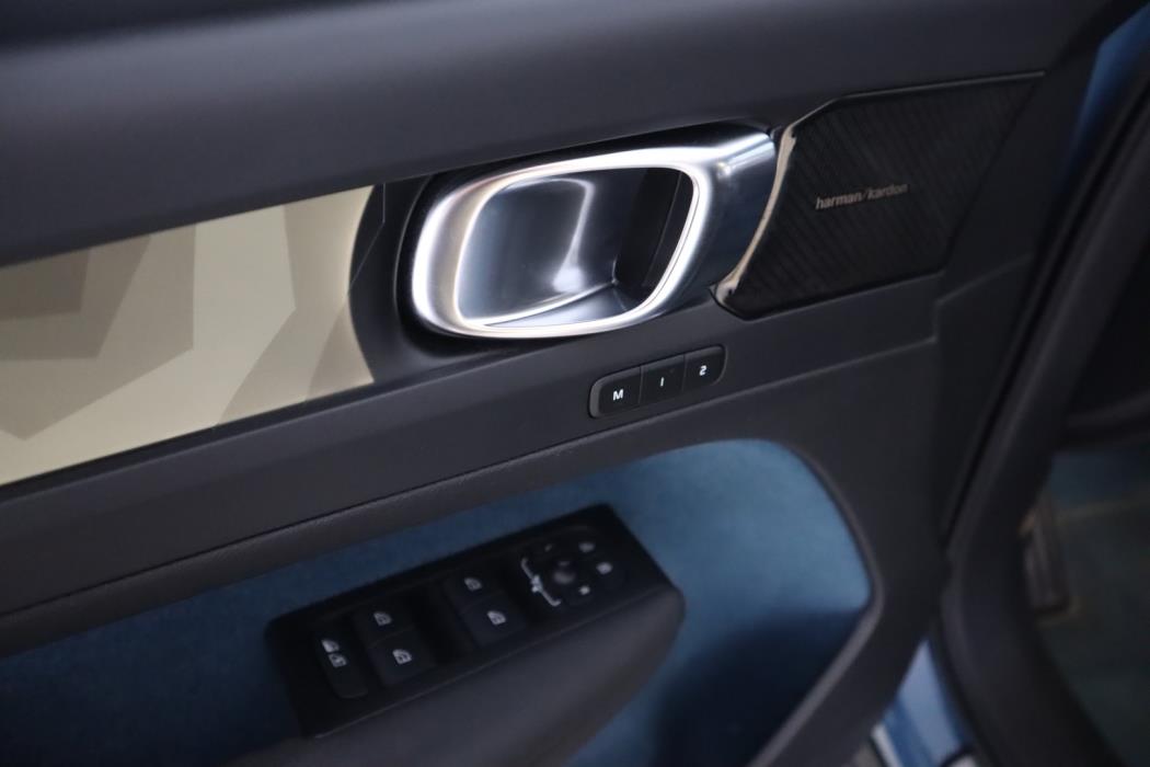 VOLVO C40 2022