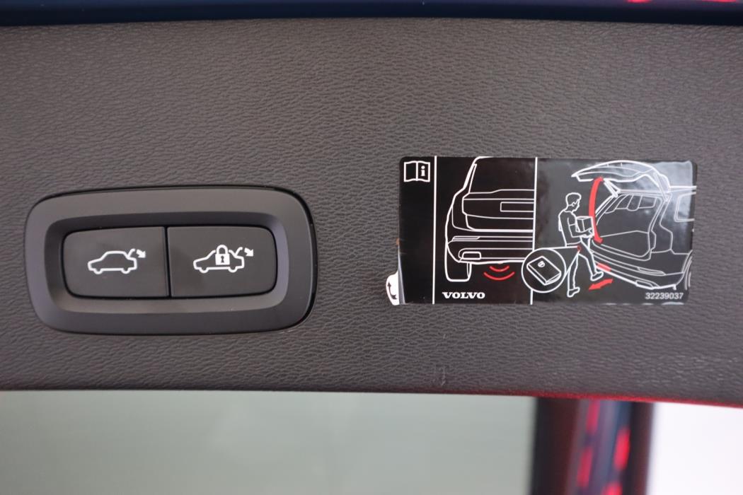 VOLVO C40 2022