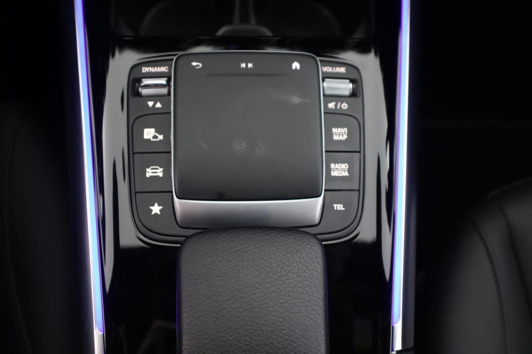 MERCEDES-BENZ EQA 2023