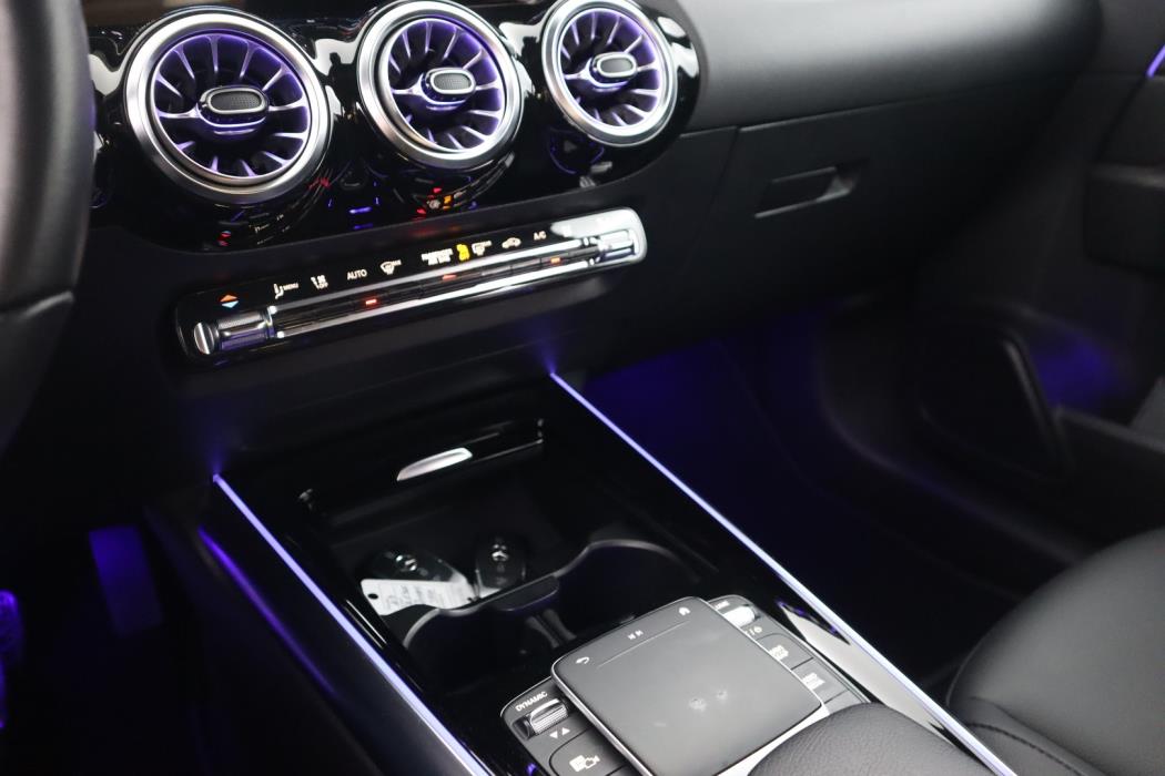 MERCEDES-BENZ EQA 2023