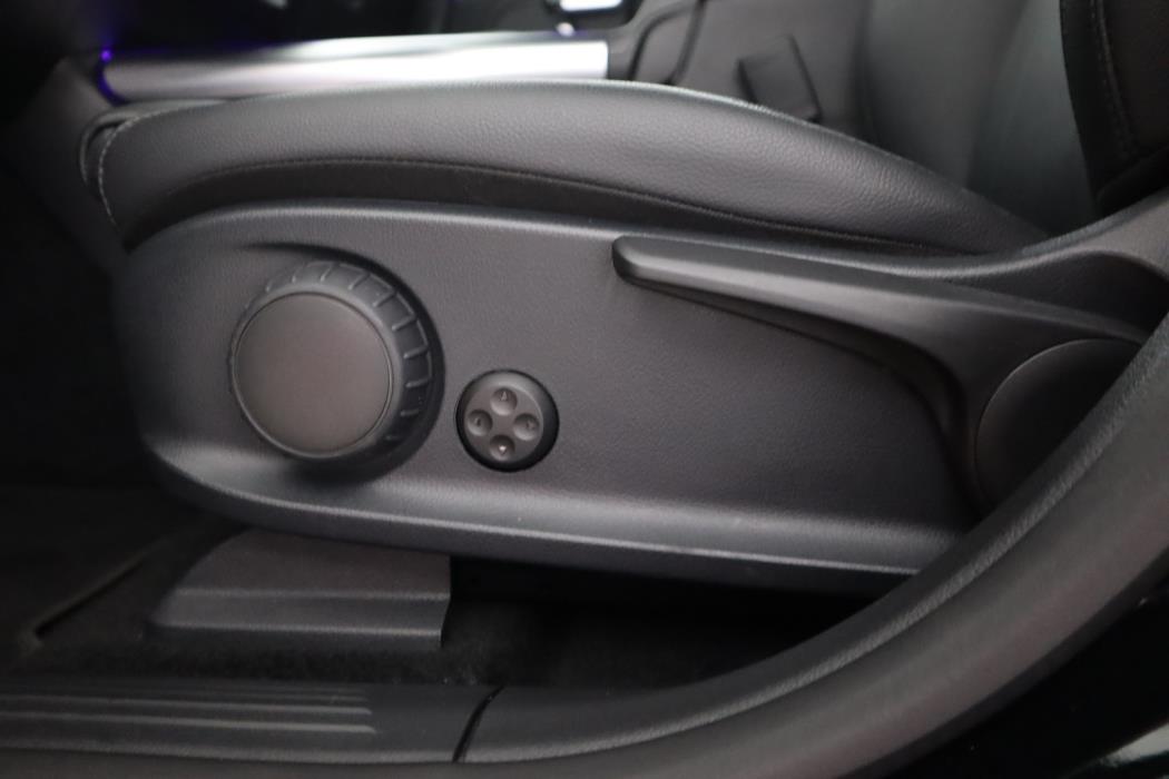 MERCEDES-BENZ EQA 2023