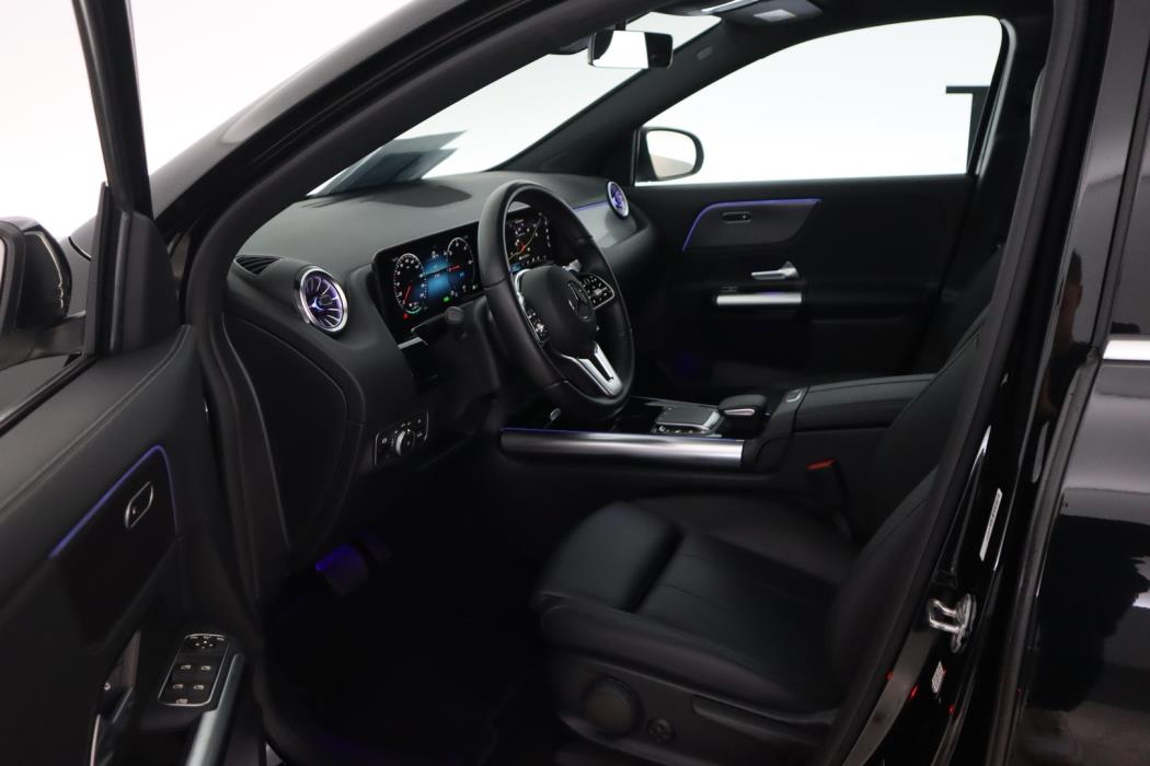 MERCEDES-BENZ EQA 2023