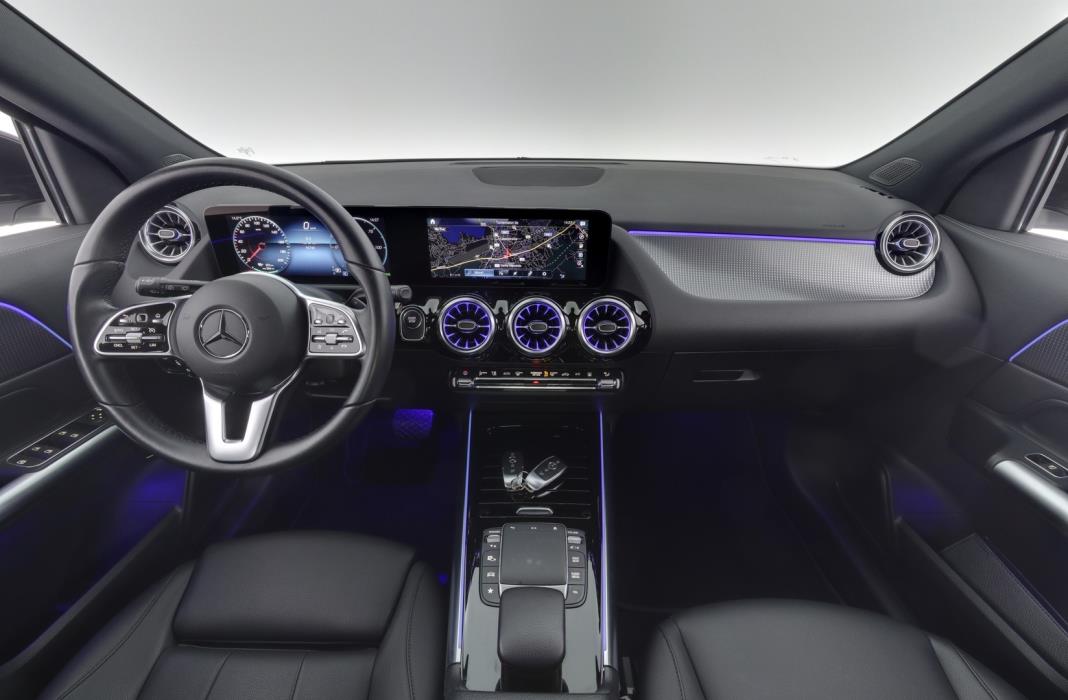 MERCEDES-BENZ EQA 2023