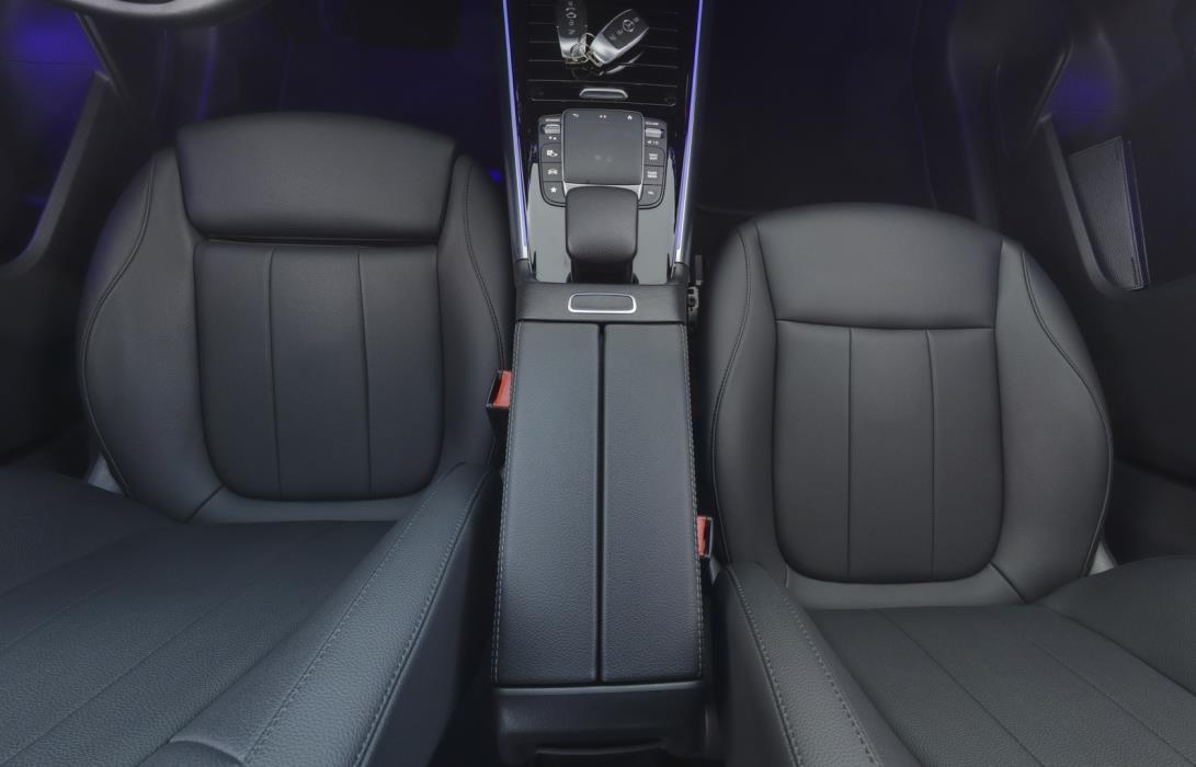 MERCEDES-BENZ EQA 2023