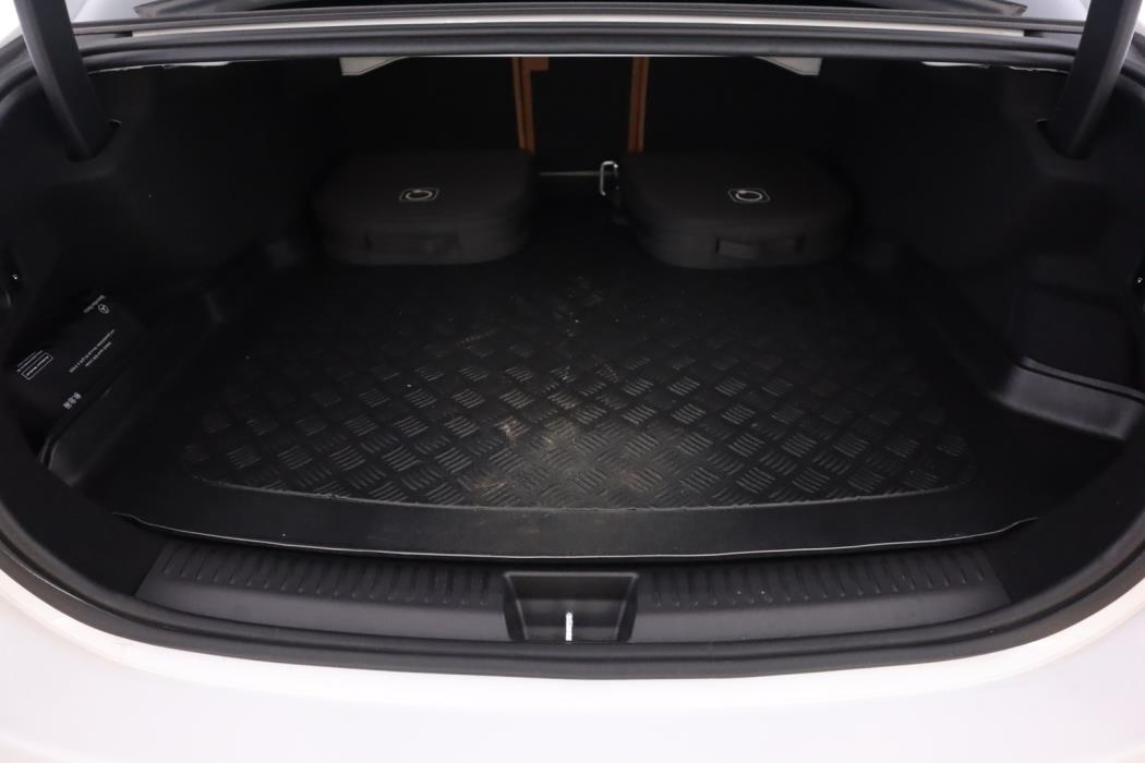 MERCEDES-BENZ E 2024