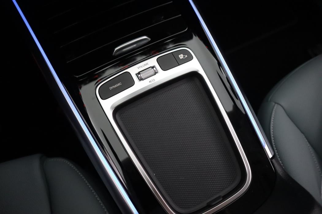 MERCEDES-BENZ EQA 2024