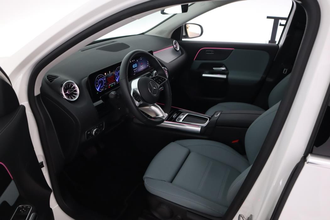 MERCEDES-BENZ EQA 2024