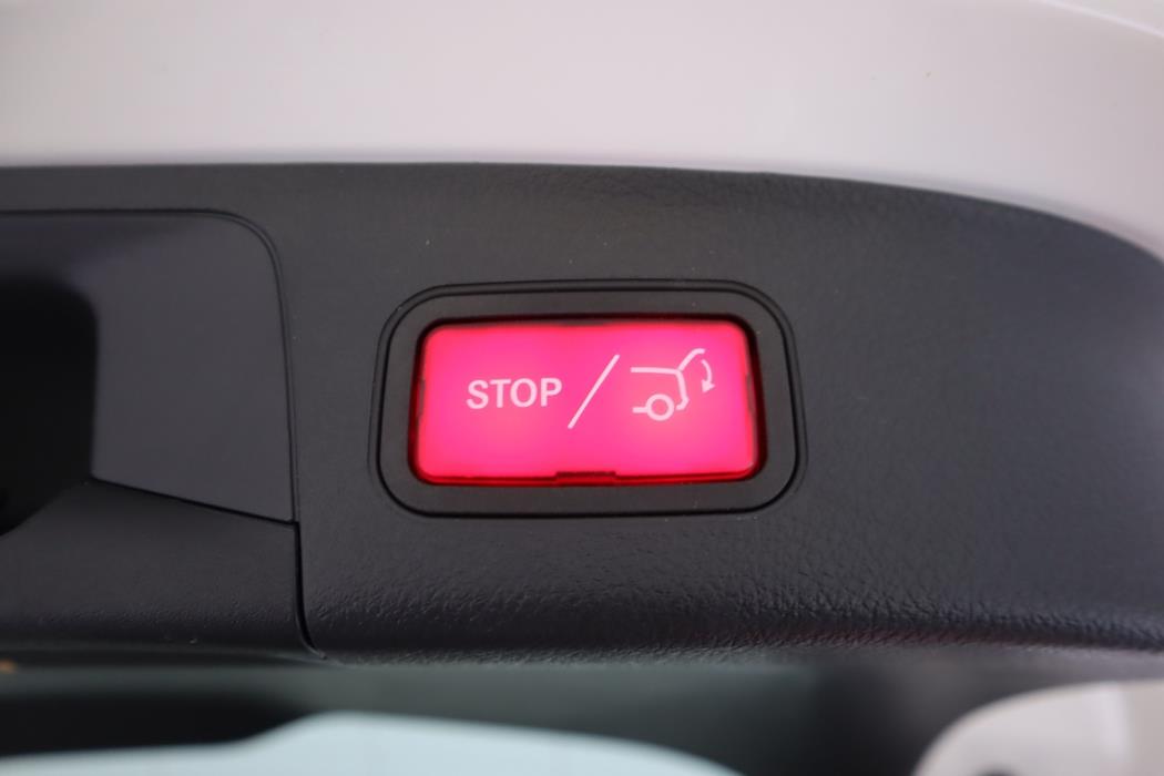 MERCEDES-BENZ EQA 2024