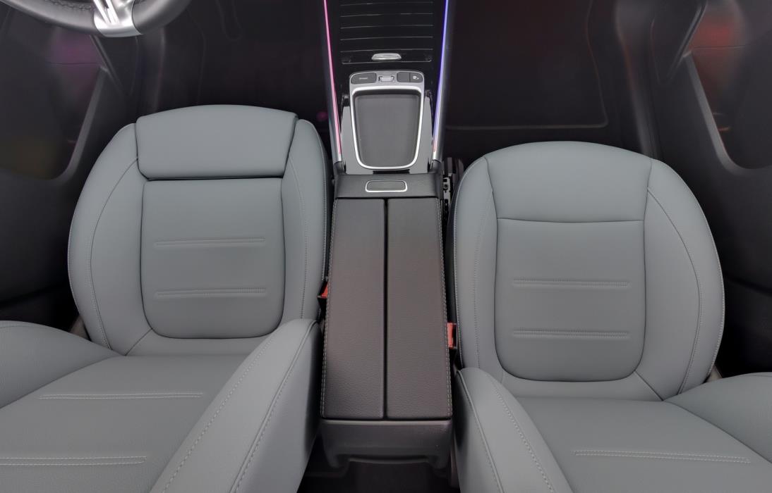 MERCEDES-BENZ EQA 2024