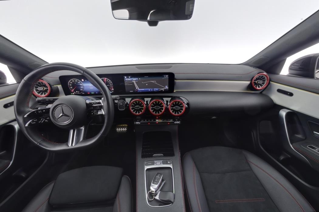 MERCEDES-BENZ CLA 2024