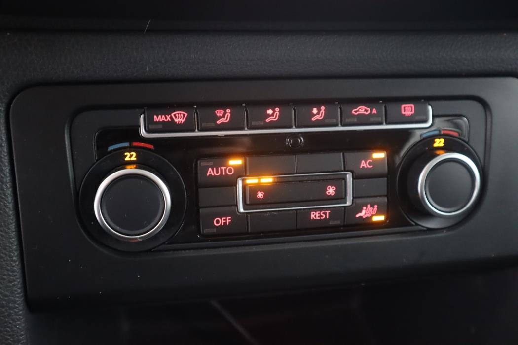 VOLKSWAGEN Amarok 2011