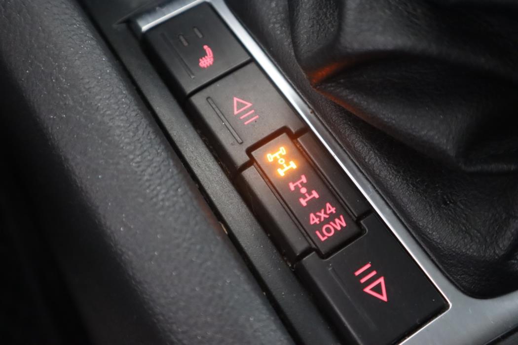 VOLKSWAGEN Amarok 2011