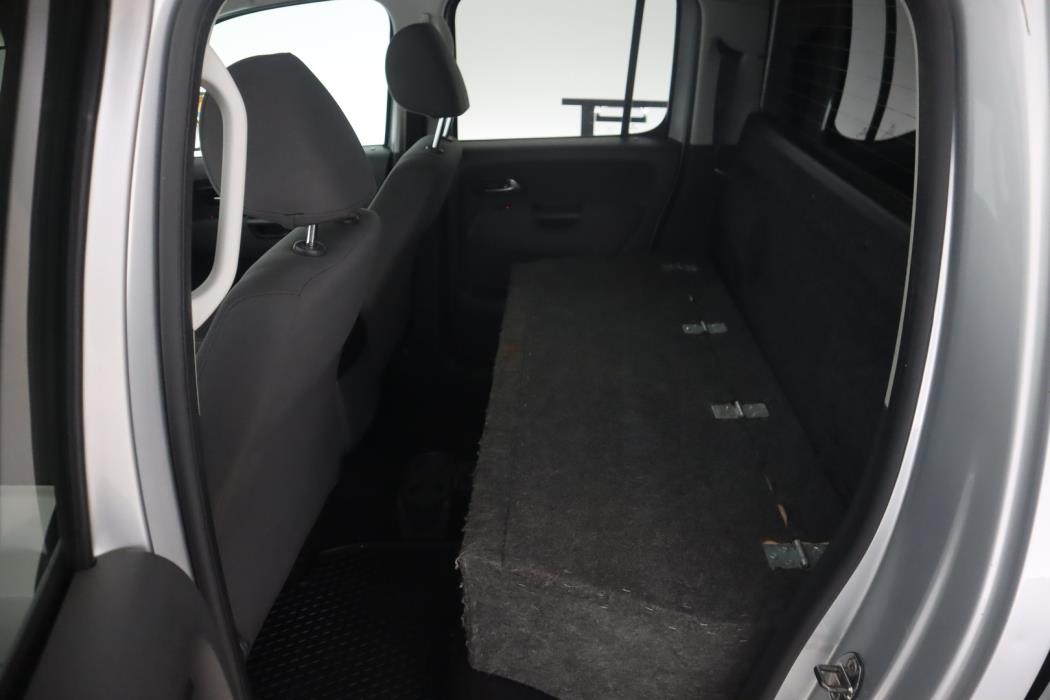 VOLKSWAGEN Amarok 2011