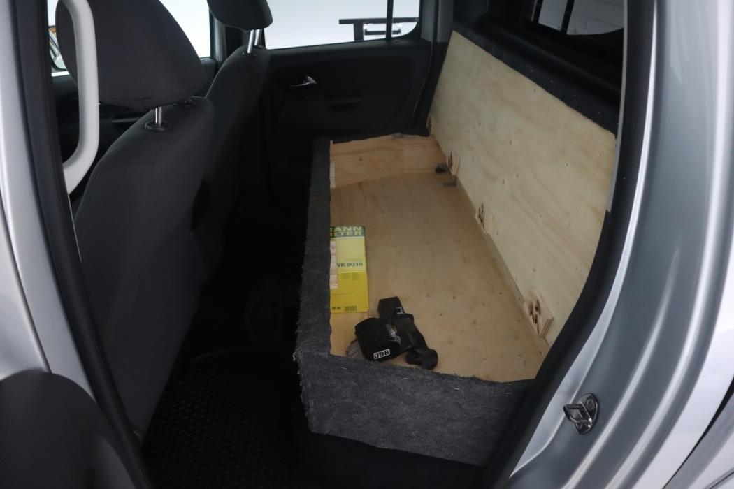 VOLKSWAGEN Amarok 2011