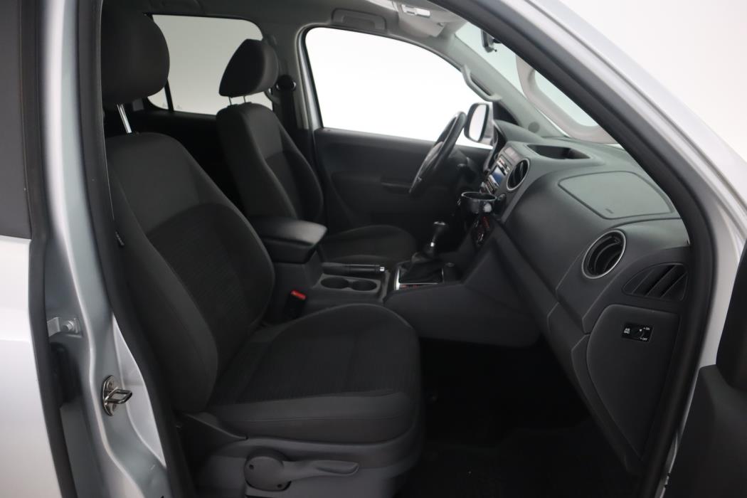 VOLKSWAGEN Amarok 2011