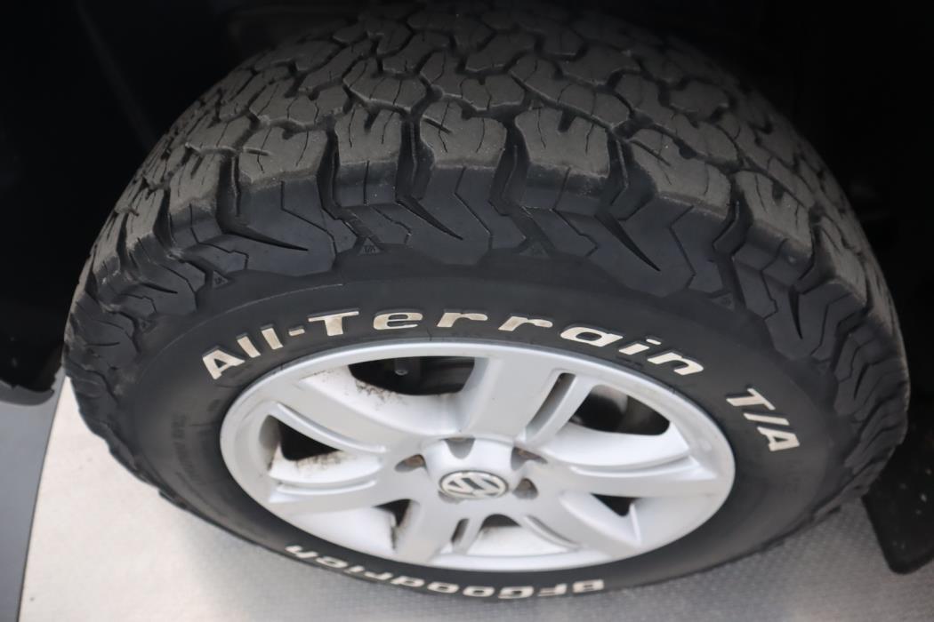 VOLKSWAGEN Amarok 2011