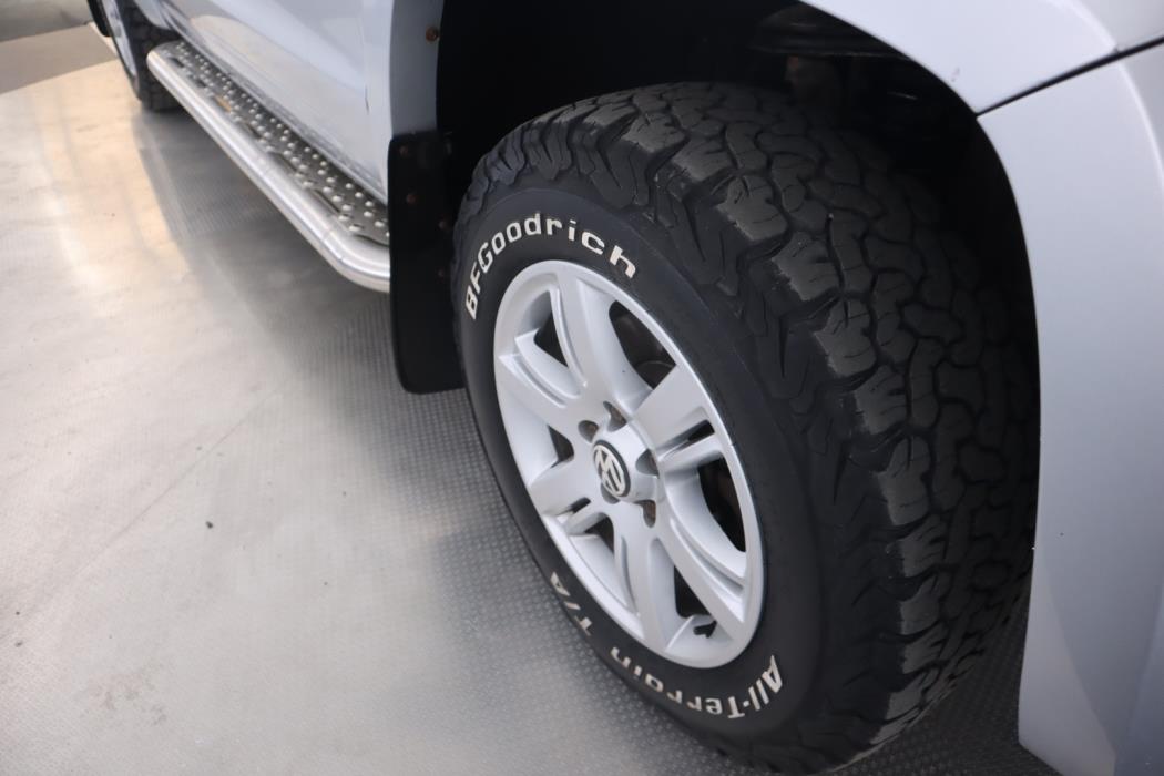 VOLKSWAGEN Amarok 2011