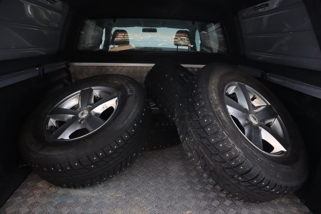 VOLKSWAGEN Amarok 2011