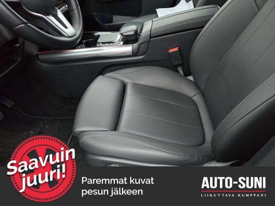 MERCEDES-BENZ EQA 2023