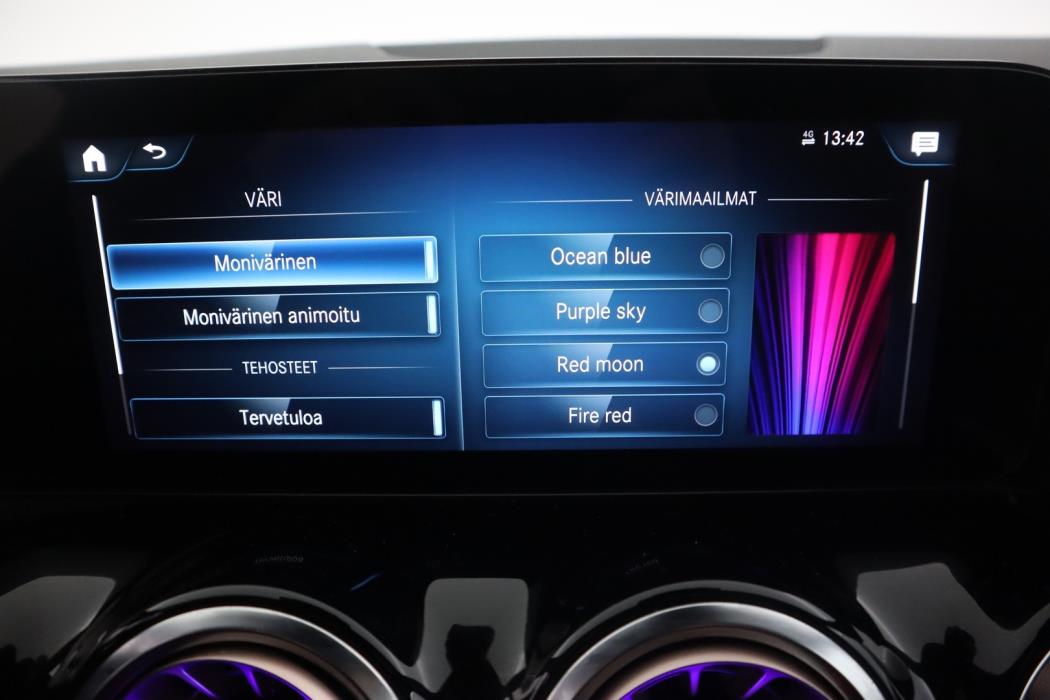 MERCEDES-BENZ EQA 2023