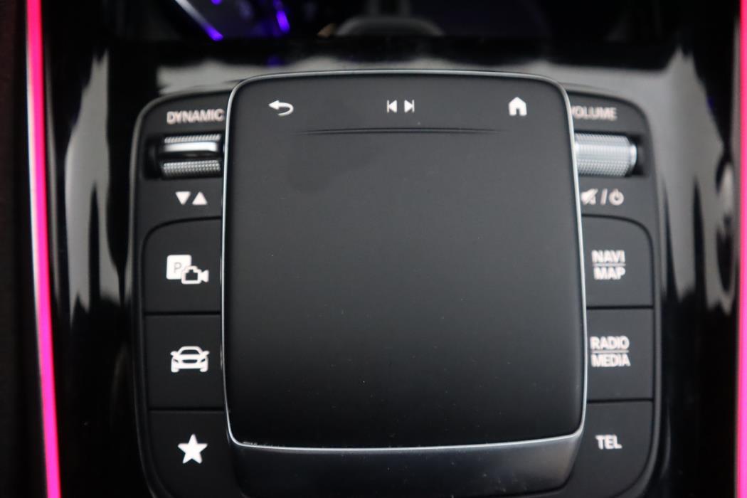 MERCEDES-BENZ EQA 2023