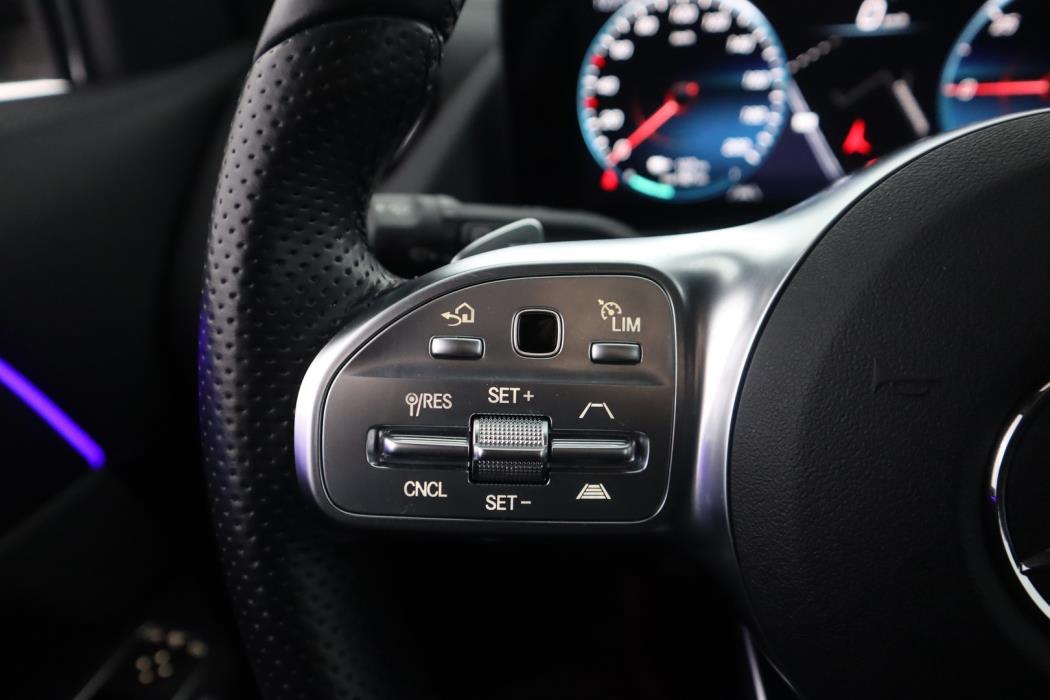 MERCEDES-BENZ EQA 2023