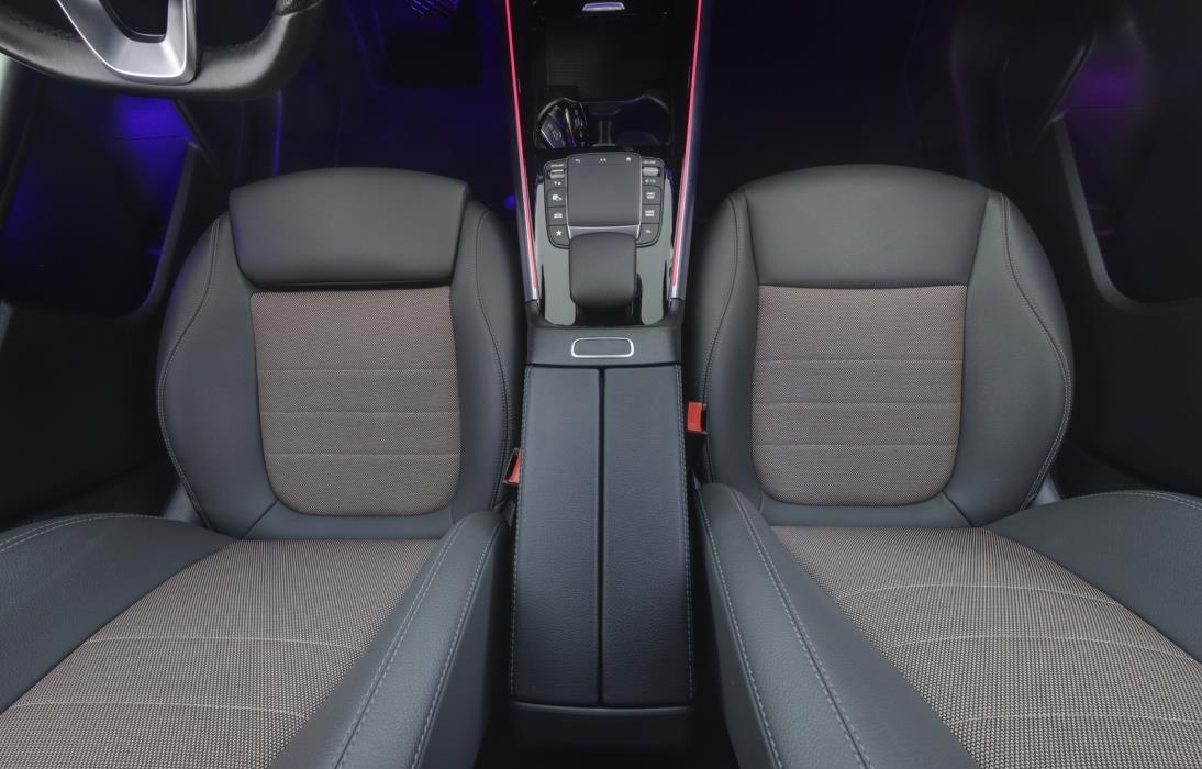 MERCEDES-BENZ EQA 2023