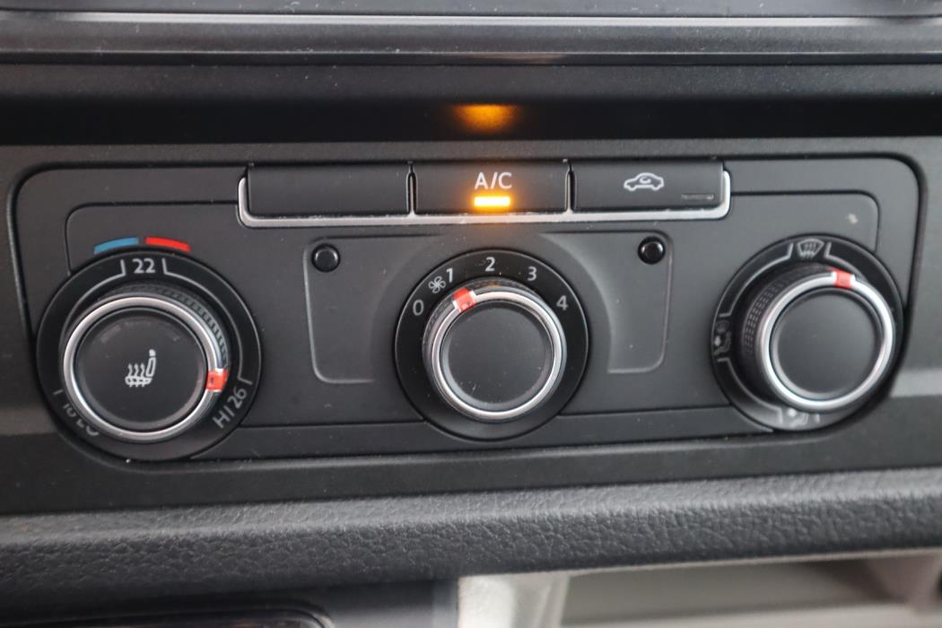 VOLKSWAGEN Transporter 2016