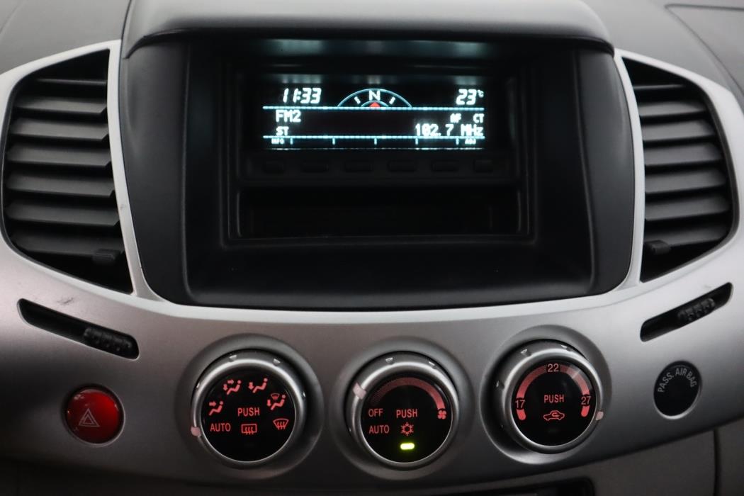 MITSUBISHI L200 2011