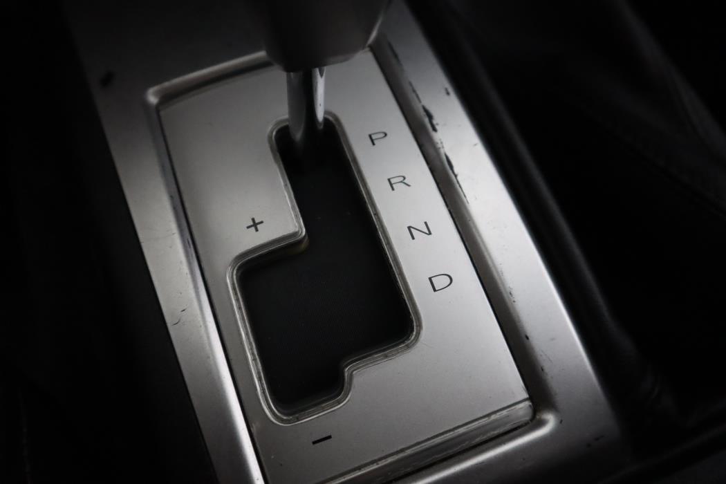 MITSUBISHI L200 2011