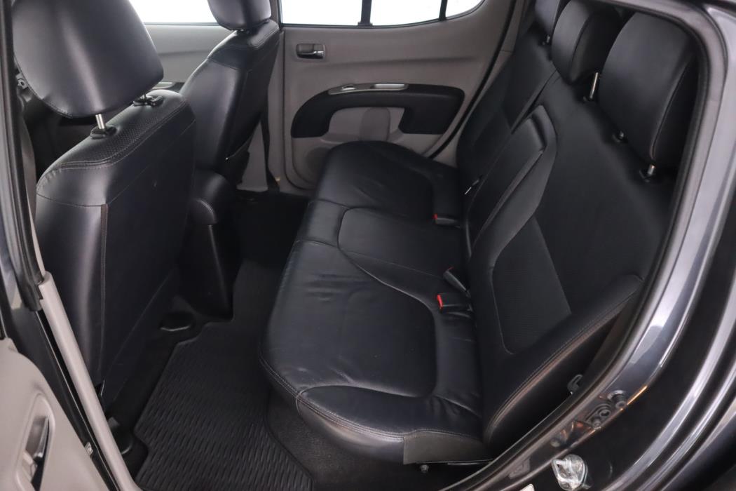 MITSUBISHI L200 2011