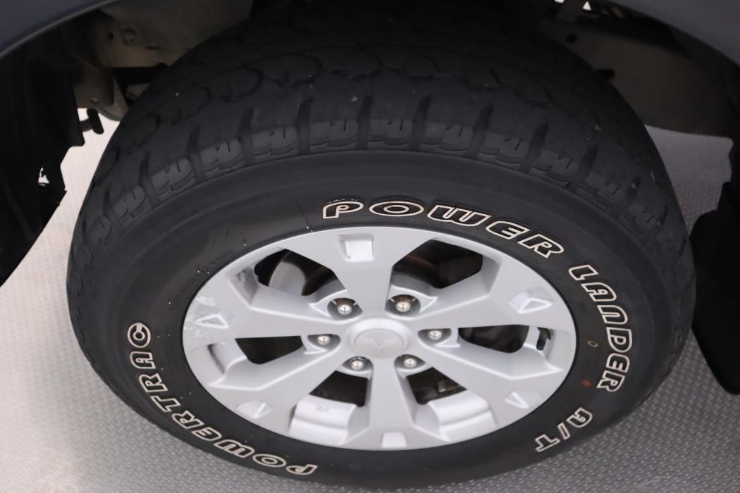 MITSUBISHI L200 2011