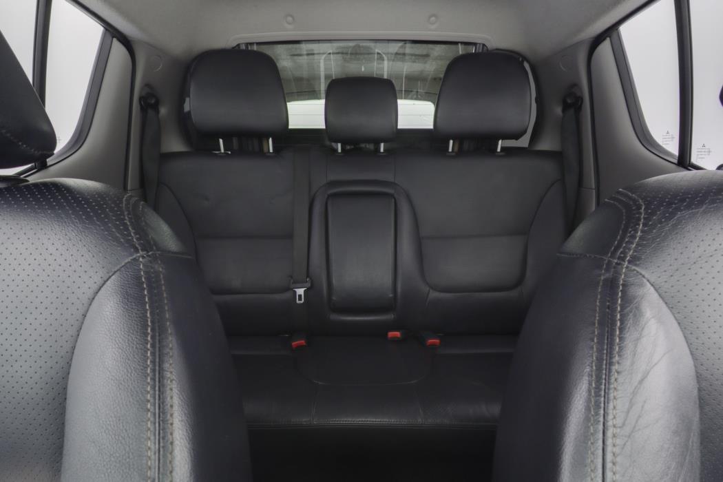 MITSUBISHI L200 2011