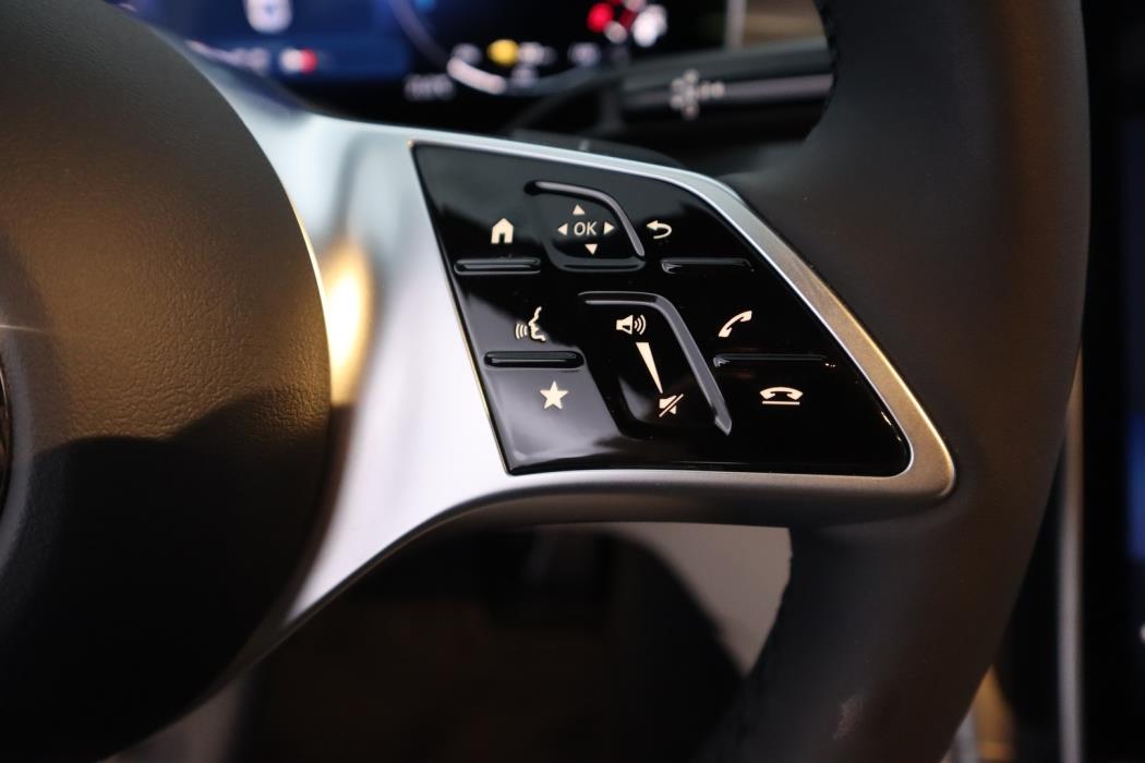 MERCEDES-BENZ C 2026